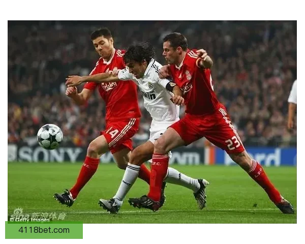 以阿隆索调侃卡拉格你非传奇只是评论员引热议足坛舆论再起波澜